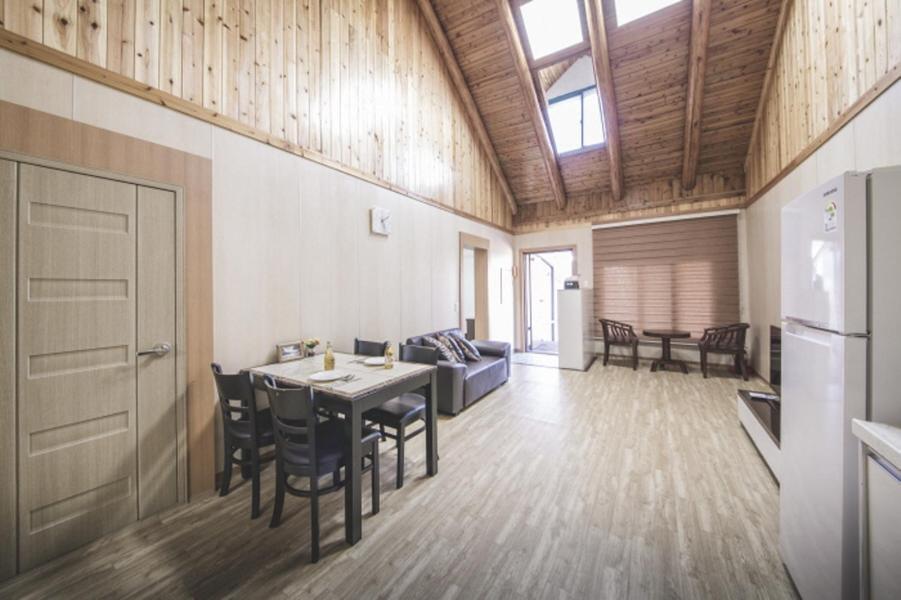 Sunyang Village Pension Jeju Esterno foto